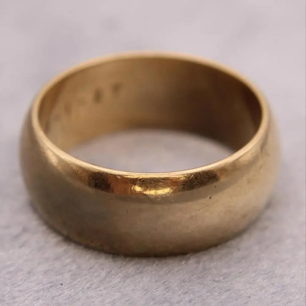 *SOLD* Vintage 14kt Yellow Gold Polished Wide Cigar Band Engraved Ring - Picture 8 of 9
